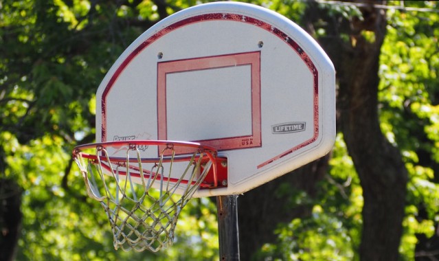 中国男篮官宣：曾凡博伤病恢复未达标无缘亚洲杯 张镇麟也缺席拉警报